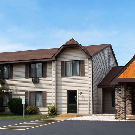 Magnuson Hotel Country Inn Ishpeming Esterno foto