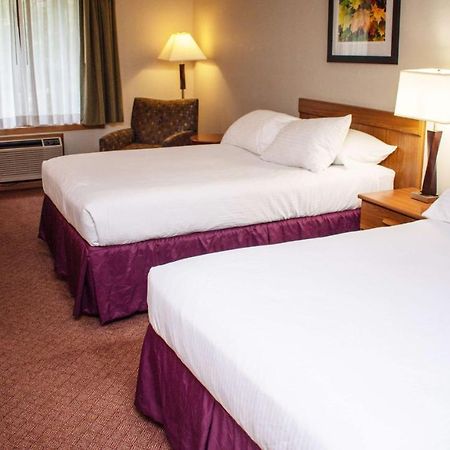 Magnuson Hotel Country Inn Ishpeming Esterno foto
