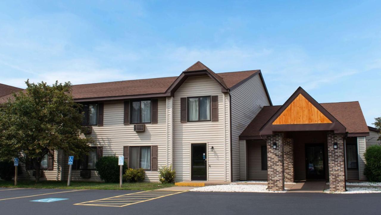 Magnuson Hotel Country Inn Ishpeming Esterno foto