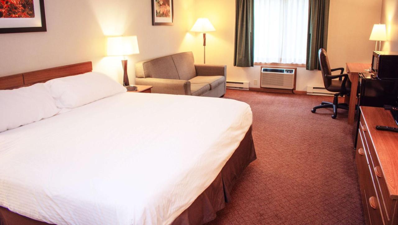 Magnuson Hotel Country Inn Ishpeming Esterno foto