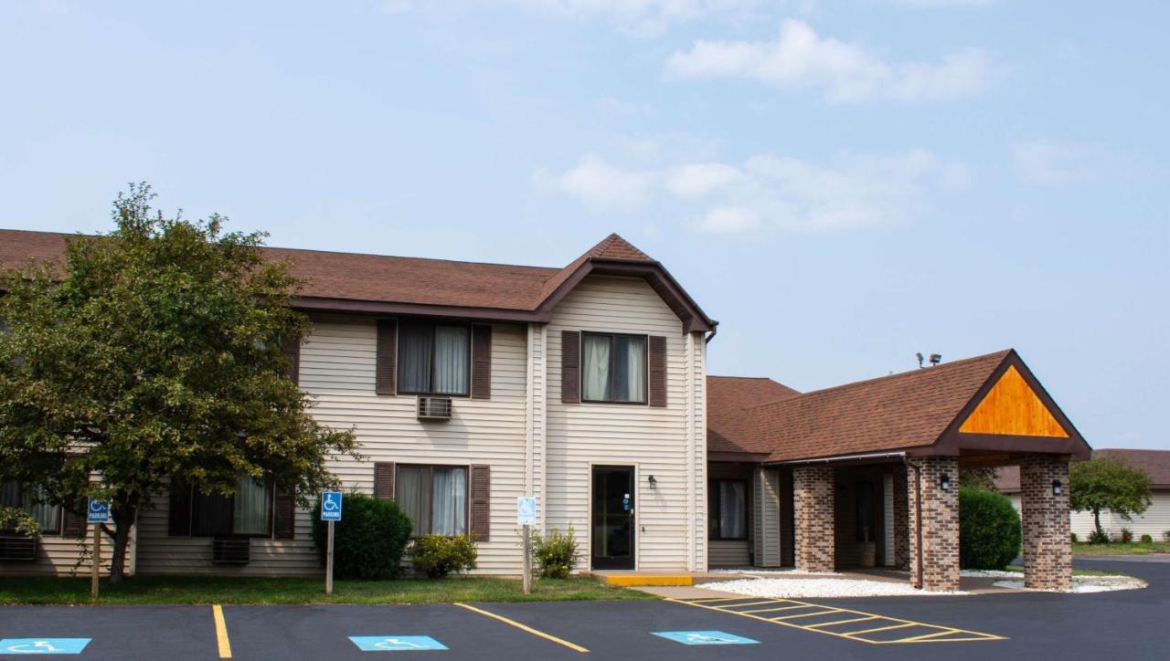 Magnuson Hotel Country Inn Ishpeming Esterno foto