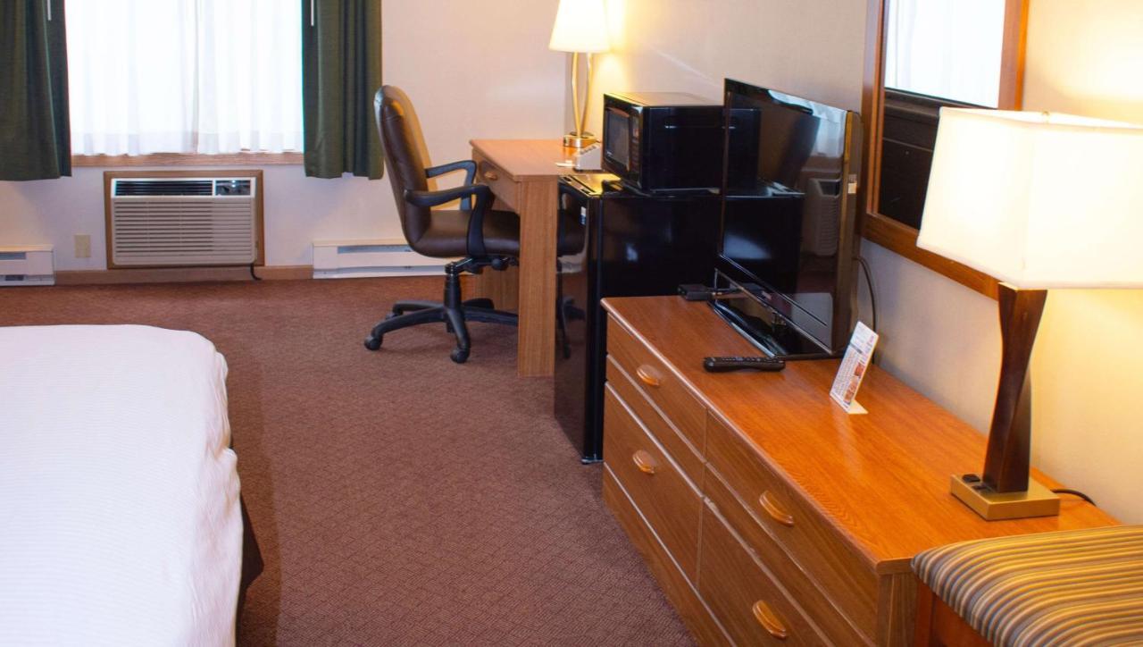 Magnuson Hotel Country Inn Ishpeming Esterno foto