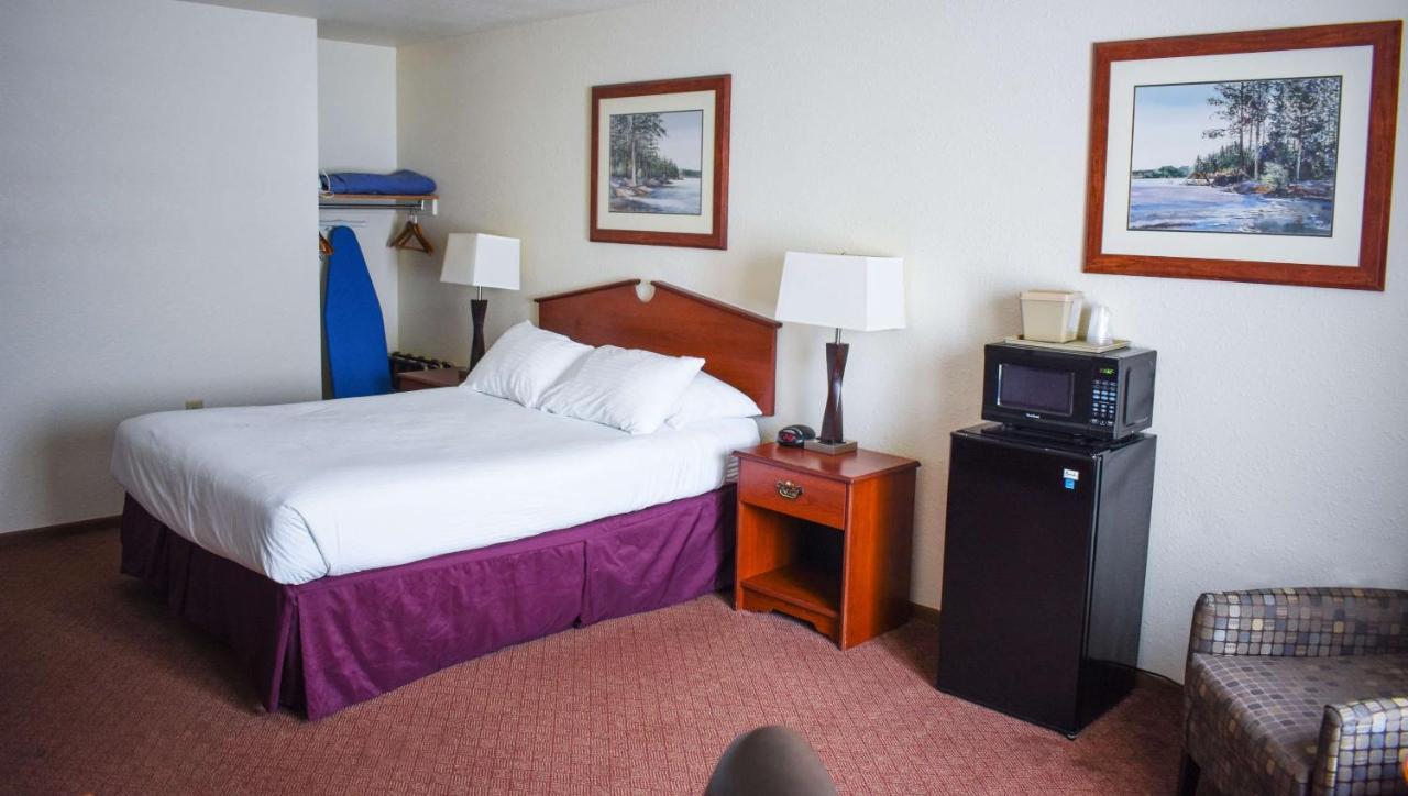 Magnuson Hotel Country Inn Ishpeming Esterno foto