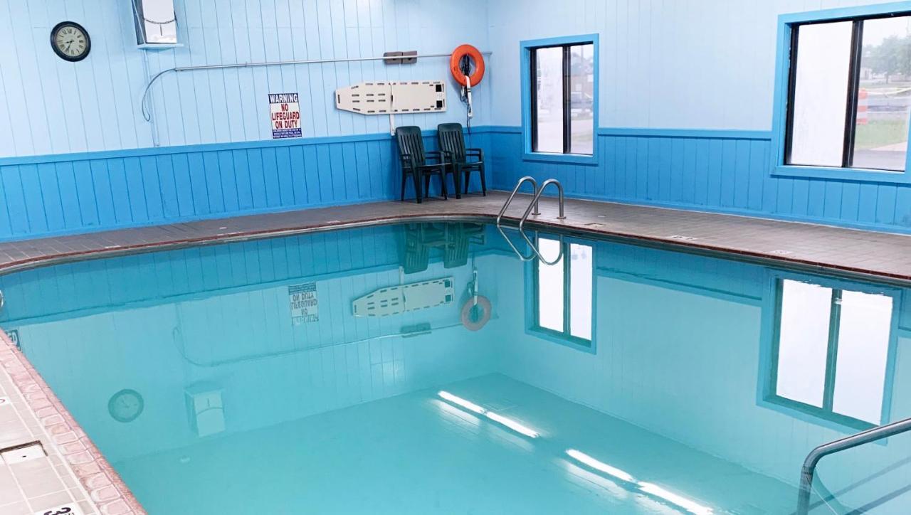 Magnuson Hotel Country Inn Ishpeming Esterno foto